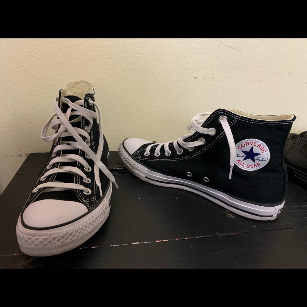 Black hi-top converse